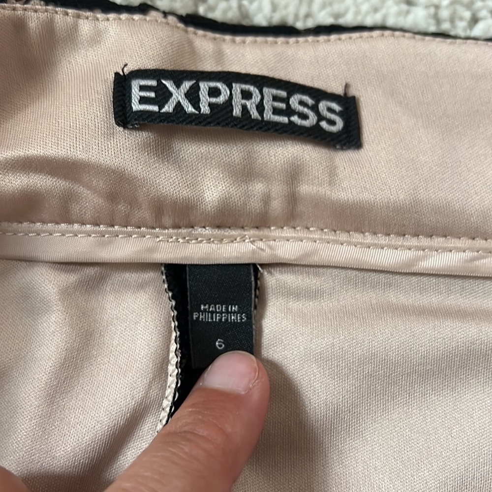 Express shorts - Picture 2 of 4